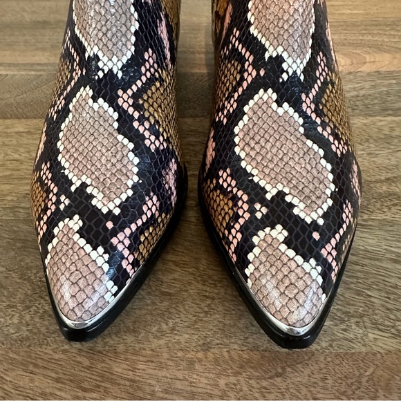 Marc Fisher Ltd Yale Chelsea Bronze Snakeskin Pointy Toe Bootie Sz 8 - Picture 4 of 7